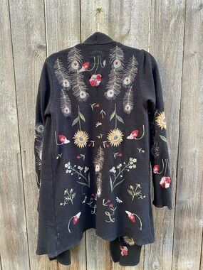 Black Floral Embroidered Women's Cardigan Jacket